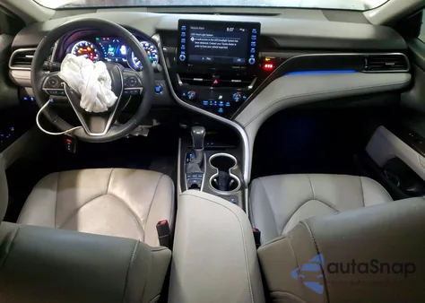 2022 Toyota Camry Xle z USA, uszkodzony, nr VIN 4T1F11AK6NU033836